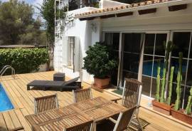 Vermietetes Chalet im ibizenkinschen Stil mit Pool