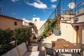 Luxussaniertes Penthouse-Studio mit wundervoller Terrasse im Herzen der Altstadt