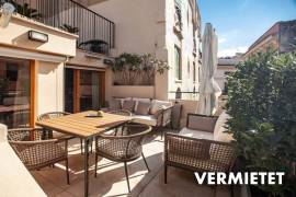 Luxussaniertes Penthouse-Studio mit wundervoller Terrasse im Herzen der Altstadt