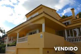 Villa mediterránea con preciosas vistas en zona tranquila