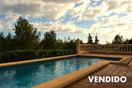 Villa mediterránea con preciosas vistas en zona tranquila