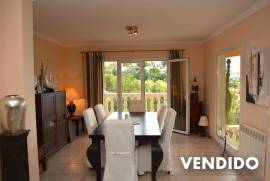 Villa mediterránea con preciosas vistas en zona tranquila