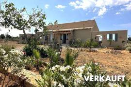 Herrliche Neubaufinca mit Weitblick und Ausbaumöglichkeiten